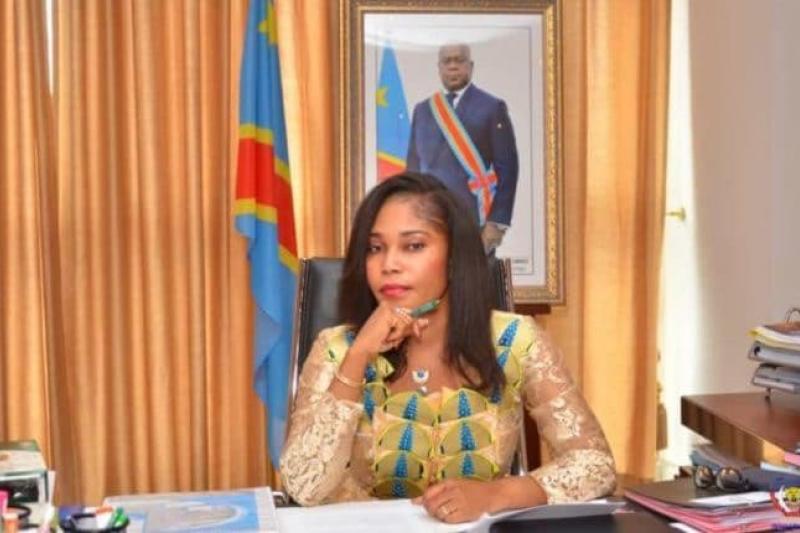 Ministre de l'économie Accacia Bandubola, 